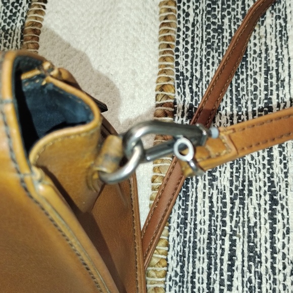 Matt and Nat crossbody vegan Leather. - Picture 8 of 11